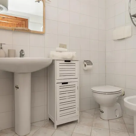 Apartment Raffinata Taverna Con Camino