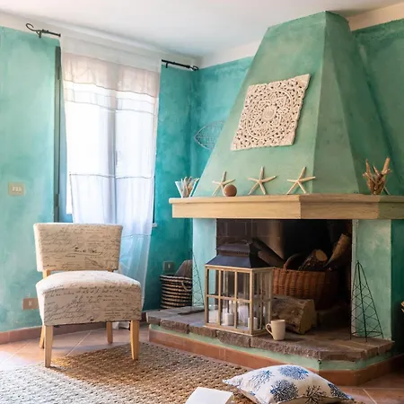 Raffinata Taverna Con Camino Cala Liberotto