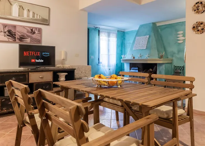 Cala Liberotto-raffinata Taverna Con Camino Cala Liberotto